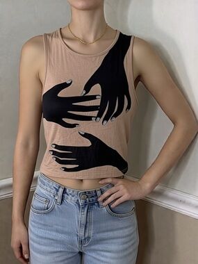 🩷 5 for $20! SHEIN Beige Crop Tank with Black Hand Graphic
